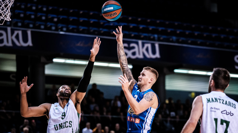 Aigars Šķēle izdarot metienu. Foto: VTB League