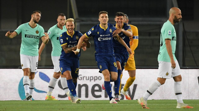 Darko Lazovičs (centrā) pēc vārtu guvuma pret "Inter". Foto: Zumapress.com / Scanpix