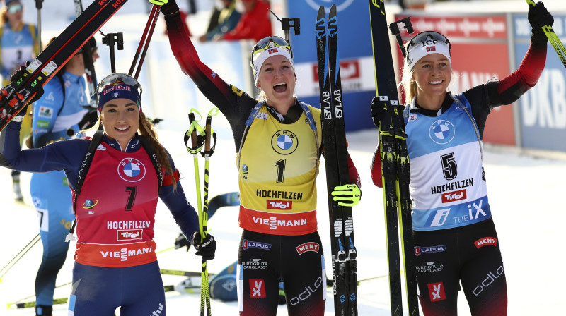 Doroteja Vīrere, Marte Olsbu Reiselanna un Tirila Ekhofa. Foto: AP/Scanpix