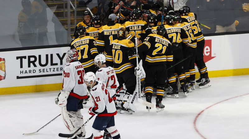 Bostonas "Bruins" atzīmē uzvaru. Foto: USA Today Sports/Scanpix