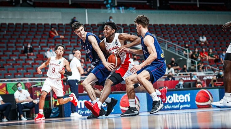 Benedikts Materins caurgājienā. Foto: FIBA