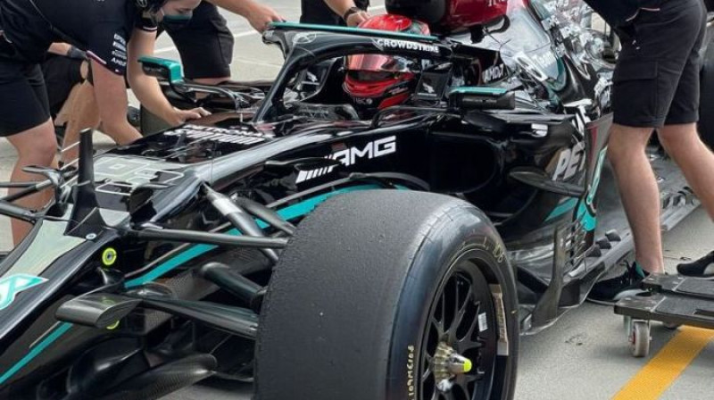 Džordžs Rasels testē "Mercedes" formulu šī gada vasarā. Foto: Mercedes