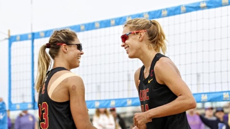 Heilija Hārvarda un Tīna Graudiņa. Foto: USC Beach Volleyball / @haileyharward