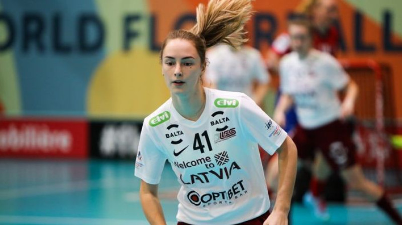 Simona Grāpēna Pasaules čempionātā. Foto: floorball.lv