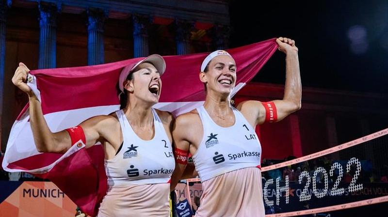 Anastasija Kravčenoka un Tīna Graudiņa divkārtējās Eiropas čempiones. Foto: CEV