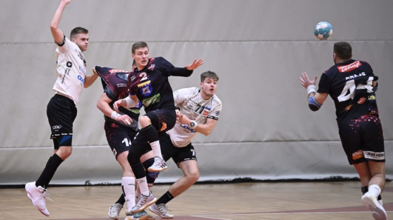 Moments no spēles. Foto: handball.lv