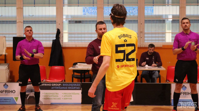 Pēc rezultatīvās spēles Ādažos Kristers Babris kļuvis par čempionāta rezultatīvāko spēlētāju, foto: Floorball.lv