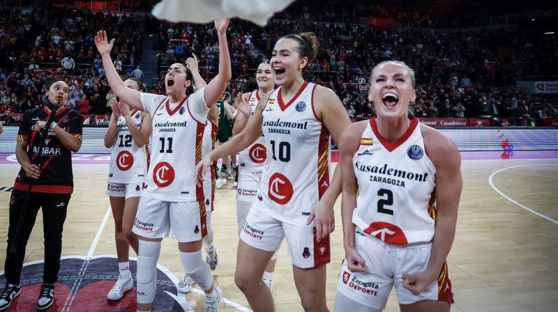 Aleksa Gulbe un "Zaragoza" basketbolistes 2024. gada 30. janvārī. Foto: EuroLeague Women