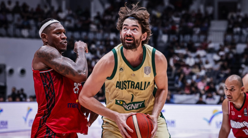 Austrālijas centrs Džordans Hanters. Foto: FIBA