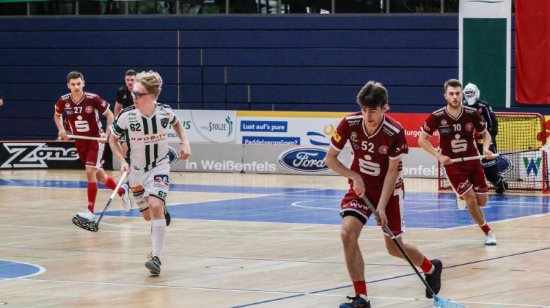 Kristers Babris (#52) gūst vidēji divus punktus mačā, foto: UHC Sparkasse