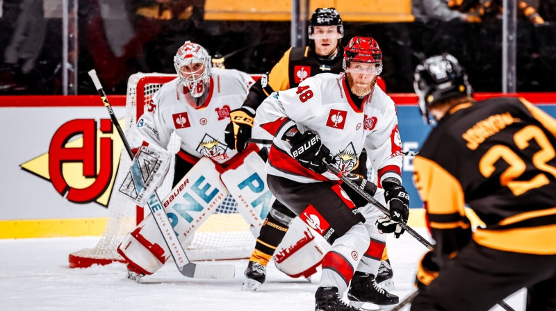 Mirklis no Brēmerhāfenes "Fischtown Pinguins" un Zviedrijas "Skellefteå" spēles. Foto: Aliyah Holzapfel