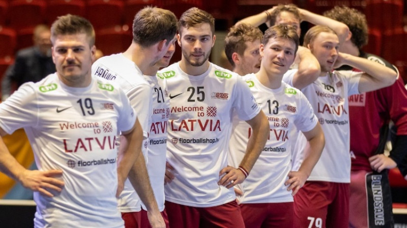 Latvijas izlases florbolisti. Foto: Anita Stukāne/Latvijas Florbola savienība