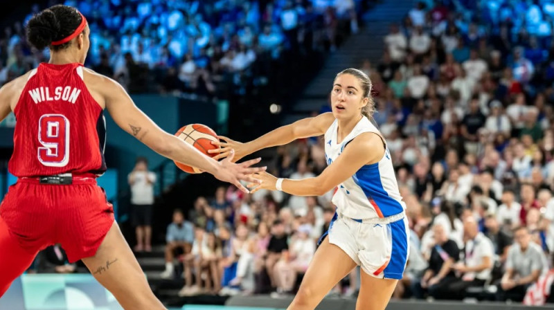 Marina Fatū un Eiža Vilsone 2024. gada augustā. Foto: FIBA