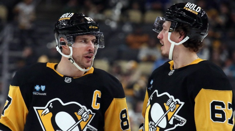 Sidnijs Krosbijs un Rikards Rakels. Foto: USA TODAY Sports via Reuters Connect/Scanpix