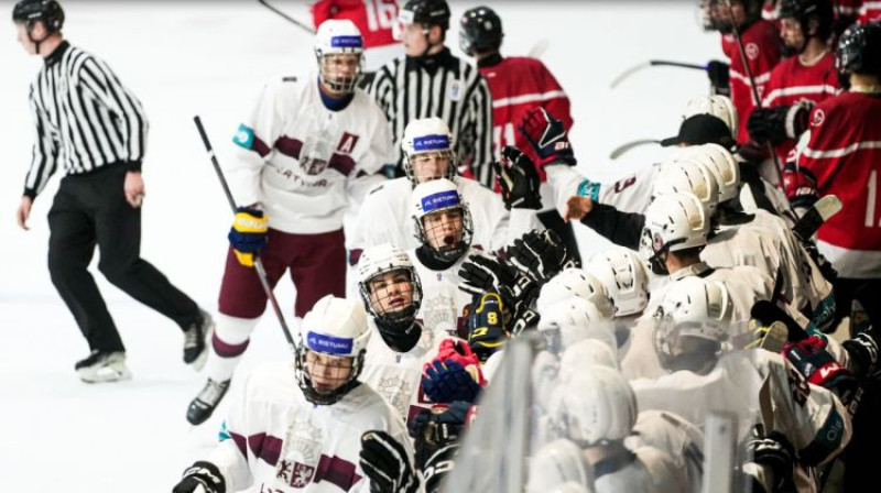 Latvijas U18 hokeja izlase. Foto: LHF