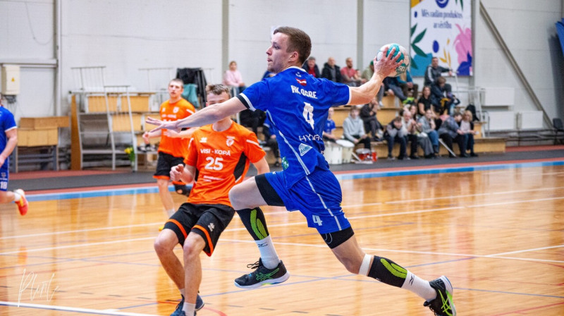 Ogrēnietis Edijs Putniņš uzbrukumā. Foto: Kaspars Plinte