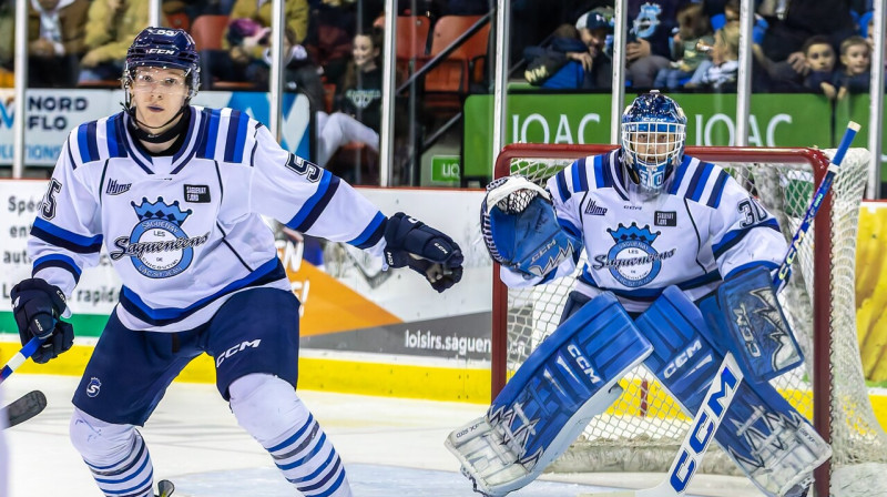 Šikotimi "Saguenéens" aizsargs Pēteris Bulāns un vārtsargs Rafaēls Prekūrs. Foto: Bruno Girard/Saguenéens de Chicoutimi