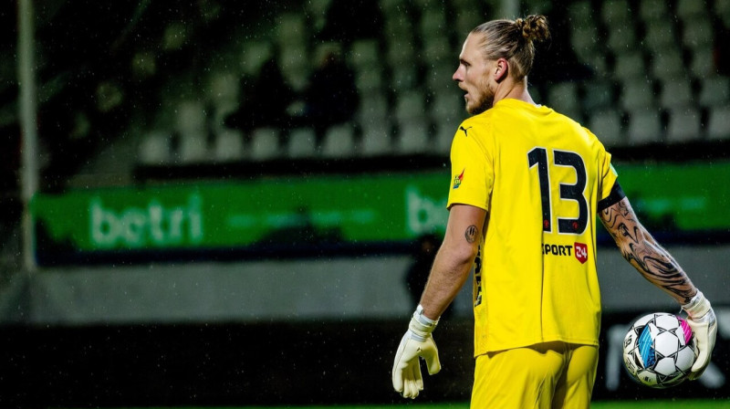 Touršhavnas HB vārtsargs Reinis Reinholds. Foto: RSmedia/Havnar Bóltfelag