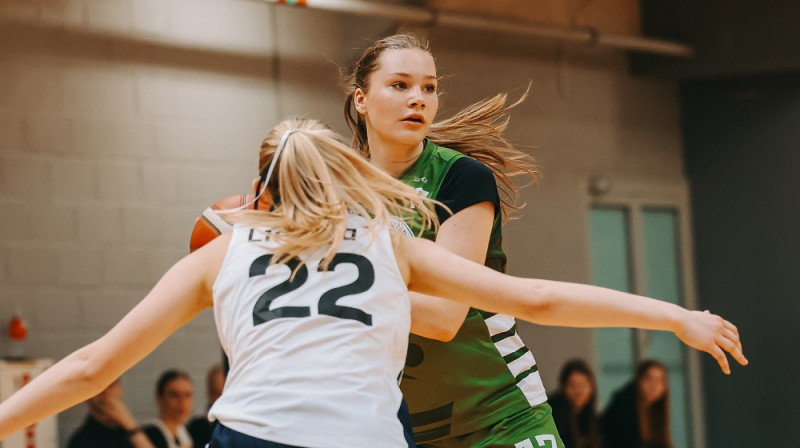 Ieva Vēvere un Maija Aploka 2025. gada 23. maijā. Foto: LJBL