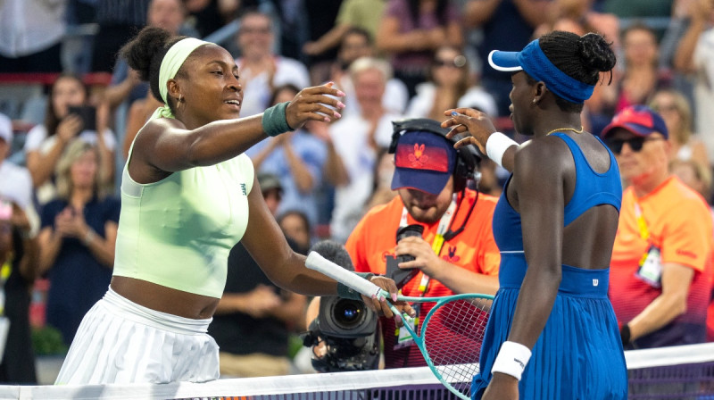 Koko Gofa un Viktorija Mboko. Foto: The Canadian Press/AP/Scanpix
