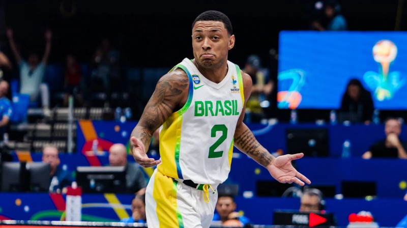 Brazīlijas valstsvienības saspēles vadītājs Jago dos Santuss. Foto: FIBA