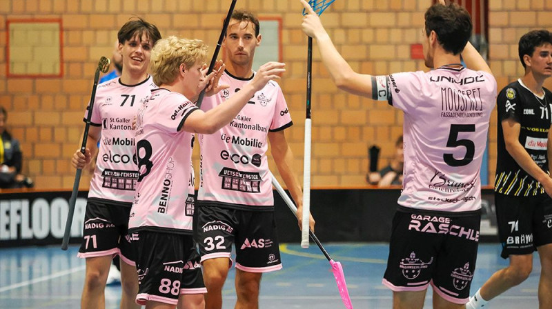 Andris Rajeckis (centrā), foto: UHC Sarganserland