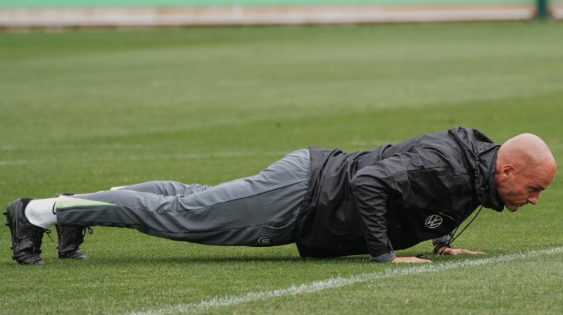 Pauls Simoniss. Foto: VfL Wolfsburg