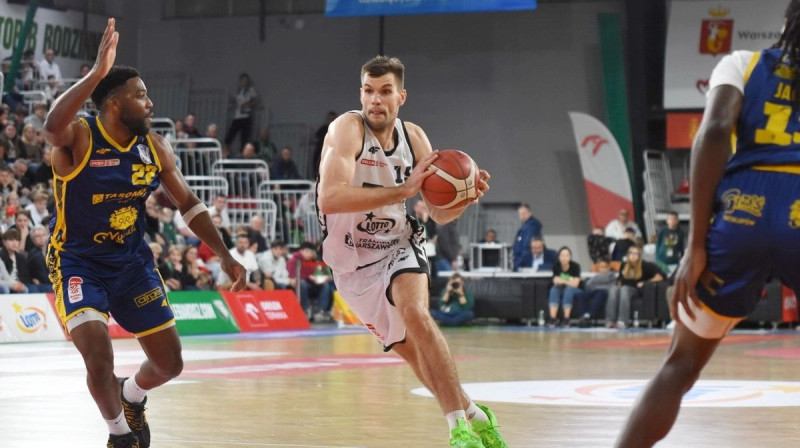 Ojārs Siliņš uzbrukumā. Foto: Marcin Bodziachowski/Legia Warszawa