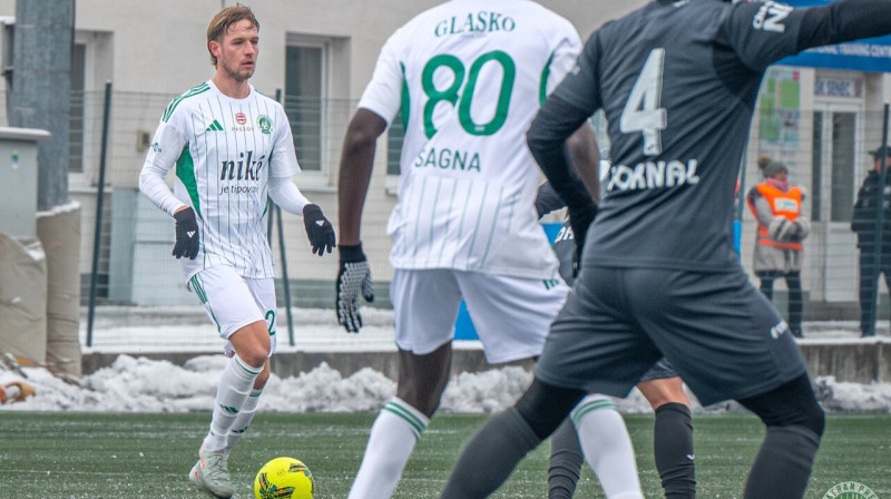 Daniels Balodis ar bumbu. Foto: FC Tatran Prešov