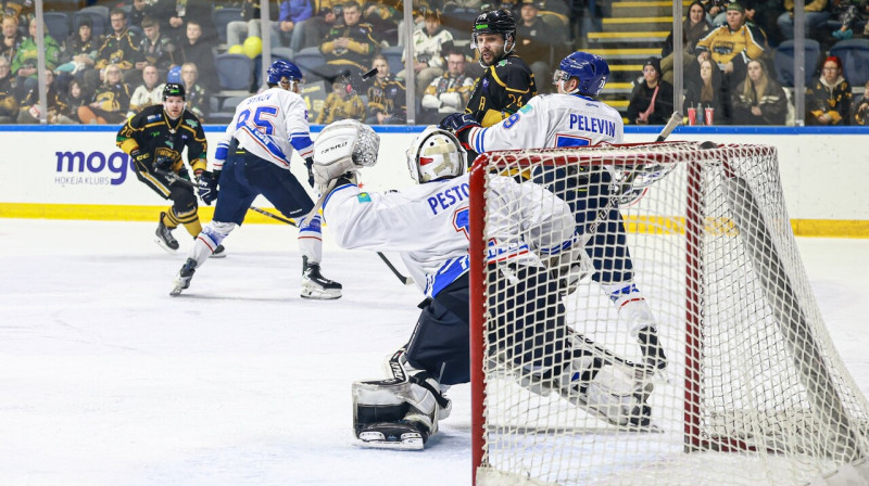 Mirklis IIHF Kontinentālā kausa finālspēlē: Notingemas "Panthers" pret Ustjkamenogorskas (Eskemenas) "Torpedo". Foto: Nottingham Panthers