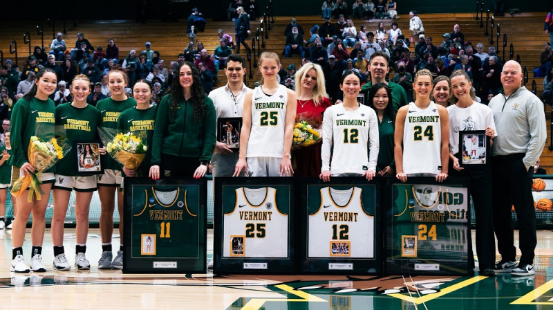Nikola Priede (#25) absolventu vakarā. Foto: Vermont WBB