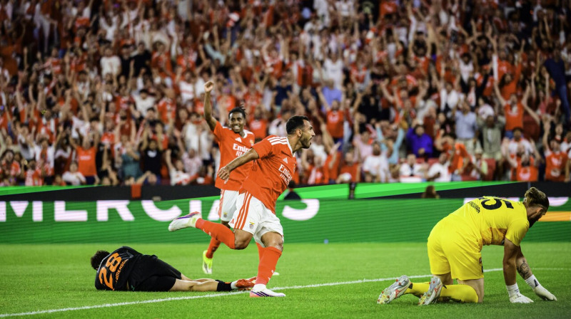 Lisabonas "Benfica" snaiperis Vangelis Pavlidis pēc viena no saviem četriem vārtu guvumiem pret Sanktgalleni. Foto: Nuno Reisinho/Zumapress.com/Scanpix