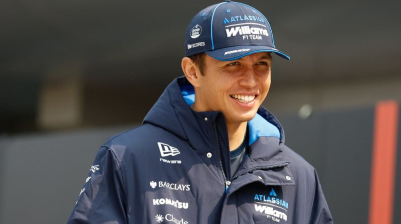 Alekss Albons. Foto: Motorsport.com