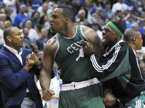 Deiviss pēdējā sekundē izrauj ''Celtics'' uzvaru