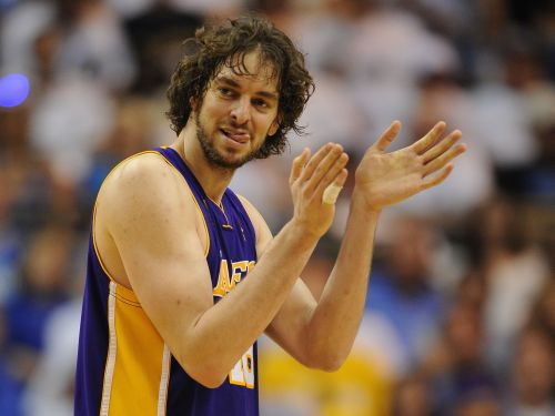 Gazols pagarina līgumu ar "Lakers"