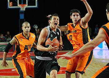 Blūma ''Bilbao Basket'' pārspēj K.Valtera ''DKV Joventut''