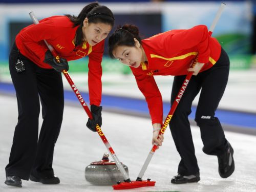 Ķīnai vēl viena uzvara sieviešu kērlingā
