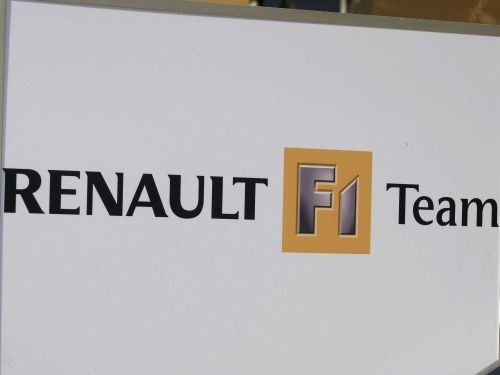 ''Renault'' asi kritizē FIA par pieņemto lēmumu