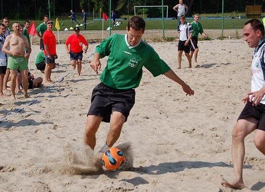 Līderu maiņa Latvijas pludmales futbola čempionātā