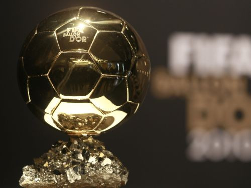 UEFA gatavo balvu, kuru pasniegs gada labākajam Eiropas futbolistam