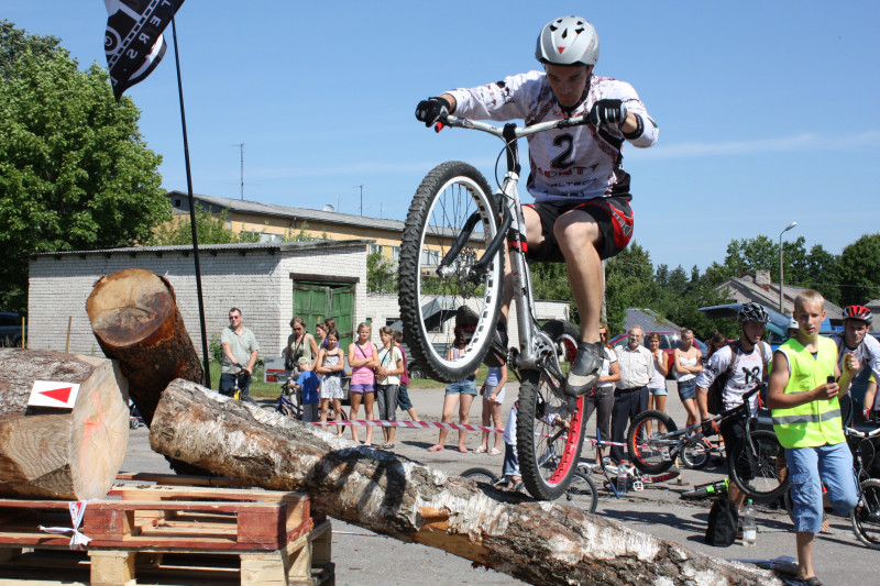 Lieliski panākumi Latvijas komandai Eiropas čempionātā velotriālā Bjorkvikā