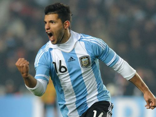 Skaisti Aguero vārti glābj Argentīnu no sensacionāla zaudējuma