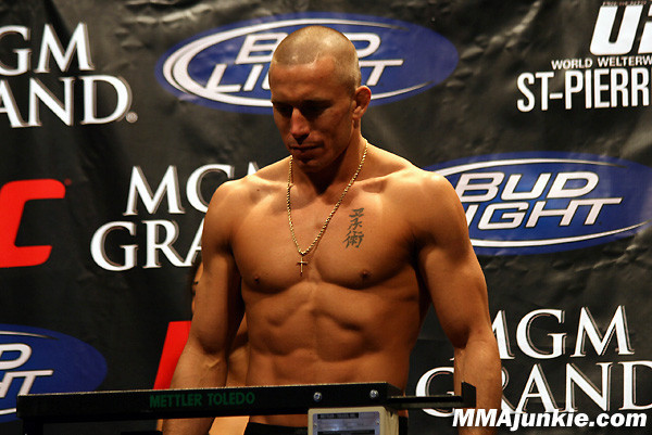 Džordžs Santpjērs traumas dēļ nestartēs „UFC 137”