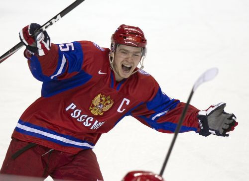 Krievi papildlaikā salauž čehu pretestību un pusfinālā spēlēs pret Kanādu