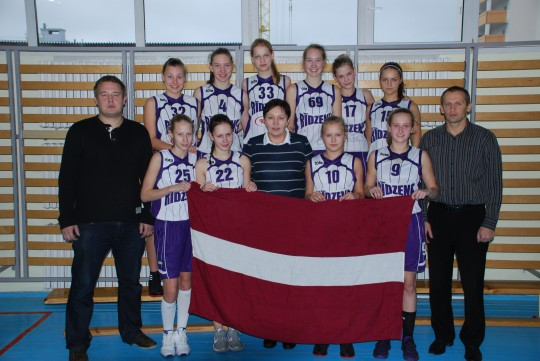 "Rīdzenes" meitenes Viļņā pieveic Baltkrievijas, Somijas un Lietuvas čempiones