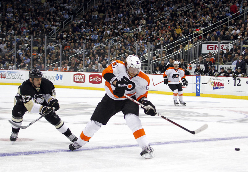 Vorāčeka "hat-trick" palīdz "Flyers" pieveikt "Penguins"
