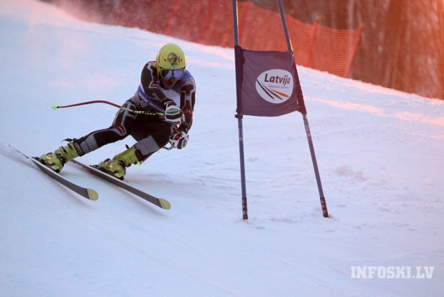 K.Zvejnieks uzvar FIS sacensībās milzu slalomā, citiem izlases dalībniekiem punktu rekordi