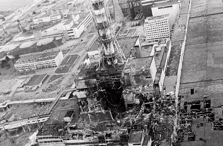 Kā tas bija? Pirms 27 gadiem Černobiļā notika lielākā un melīgākā kodolavārija pasaules vēsturē (video)