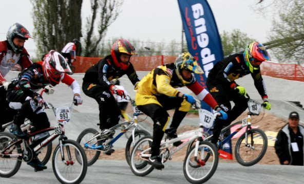 Latvijas vadošie BMX sportisti startēs "SMScredit.lv BMX čempionāta" posmā Rīgā