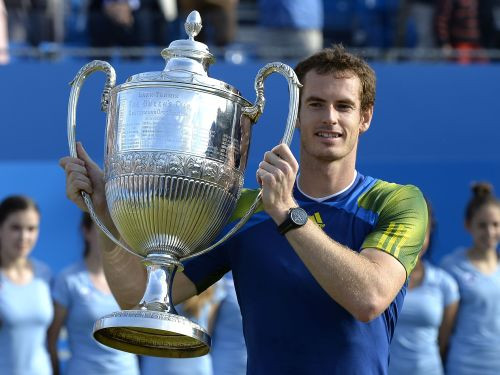 Federers Hallē izcīna pirmo titulu šogad, Marejs uzvar Londonā